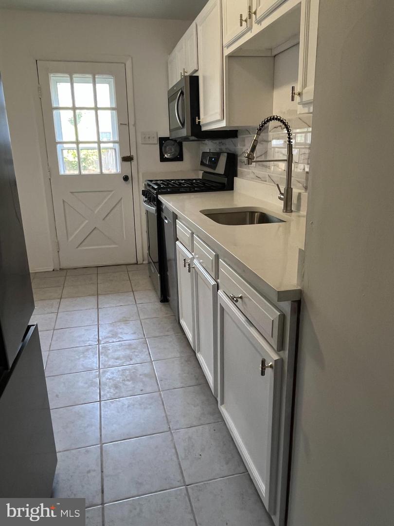 8224 Marlton Ct — photo
