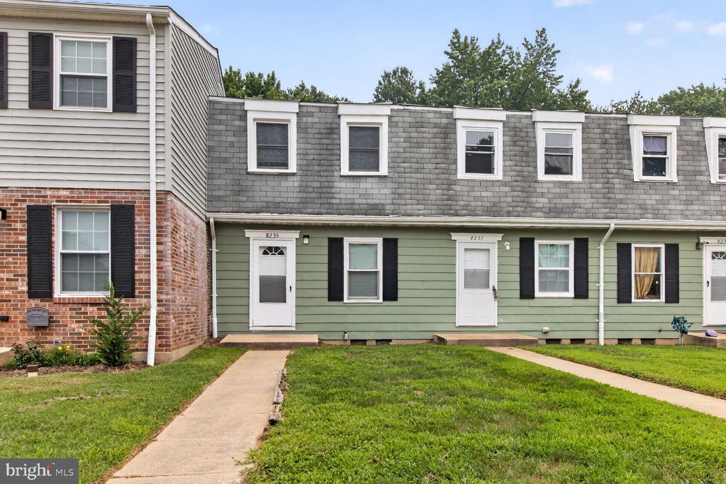 8235 Parham Ct — photo