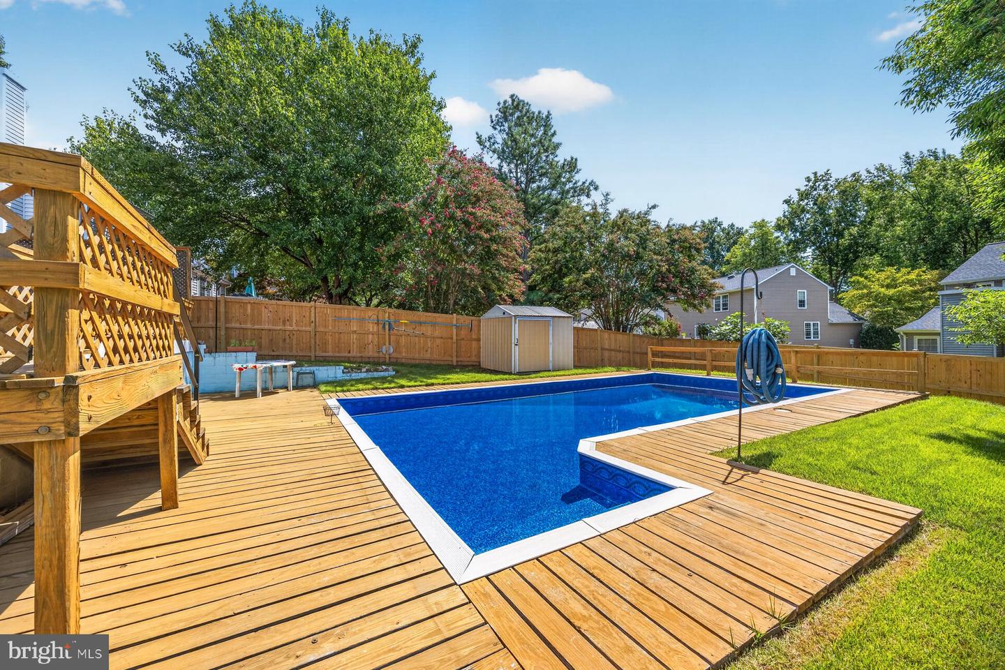 281 Yale Ct — photo