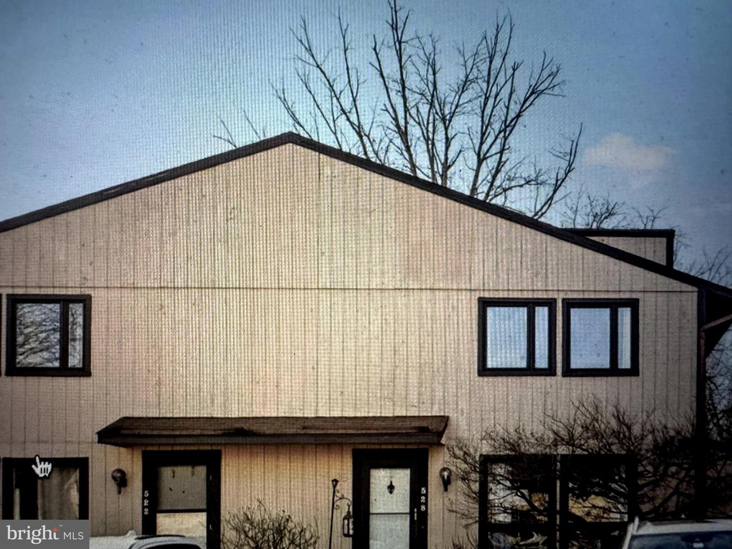 528 Glen Ct — photo