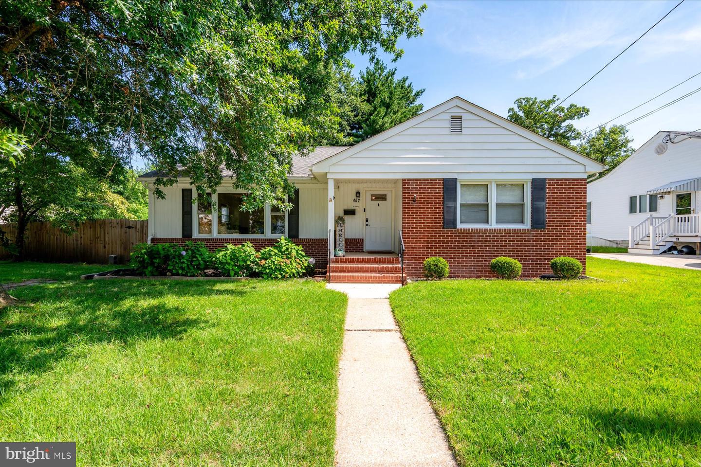 402 Joyce Dr — photo