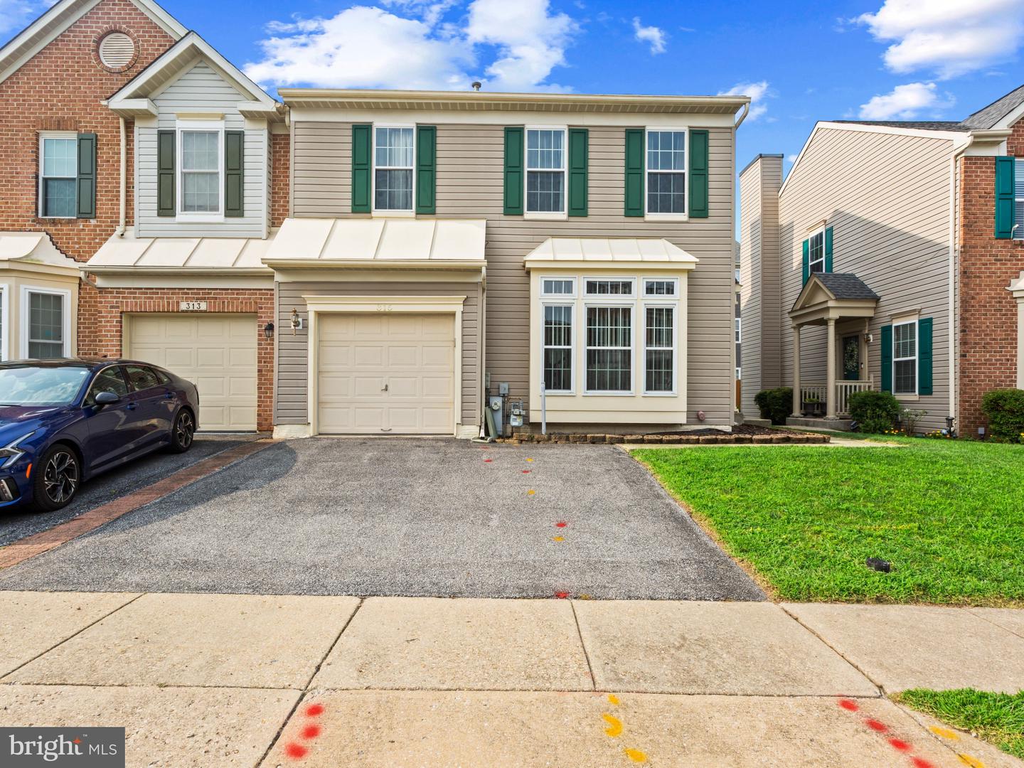 315 Regiment Ct — photo