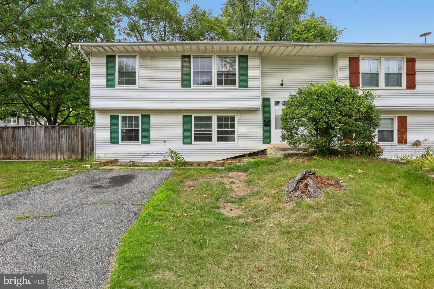 720 Chapelgate Dr — photo