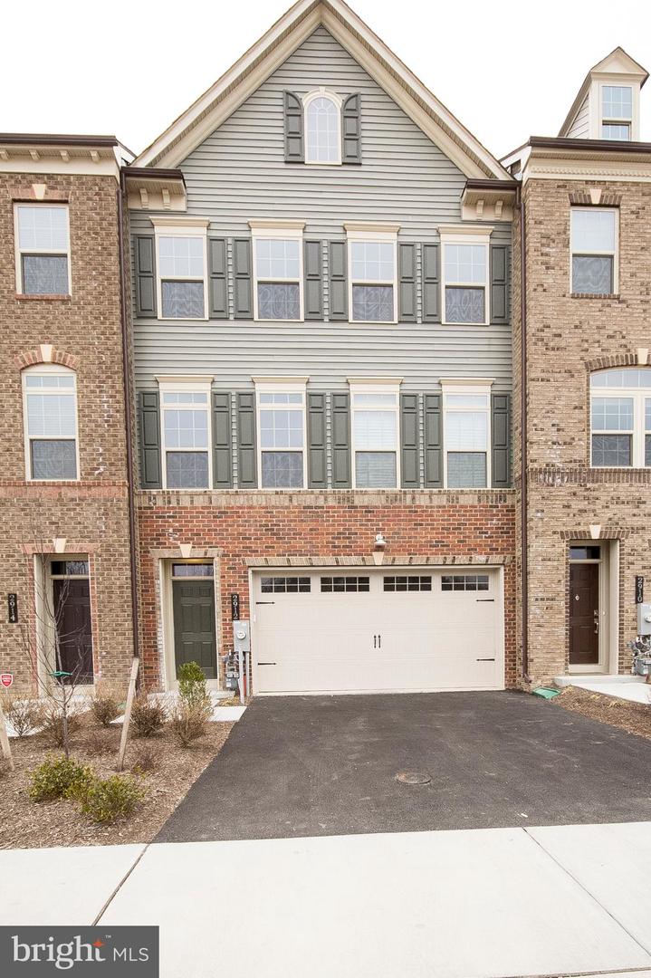 2912 Middleham Ct — photo