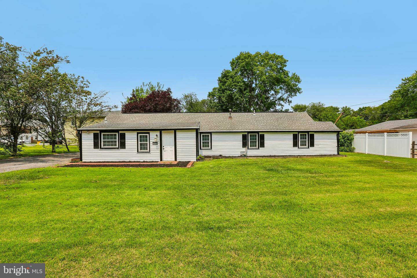 1110 Bradley Rd — photo