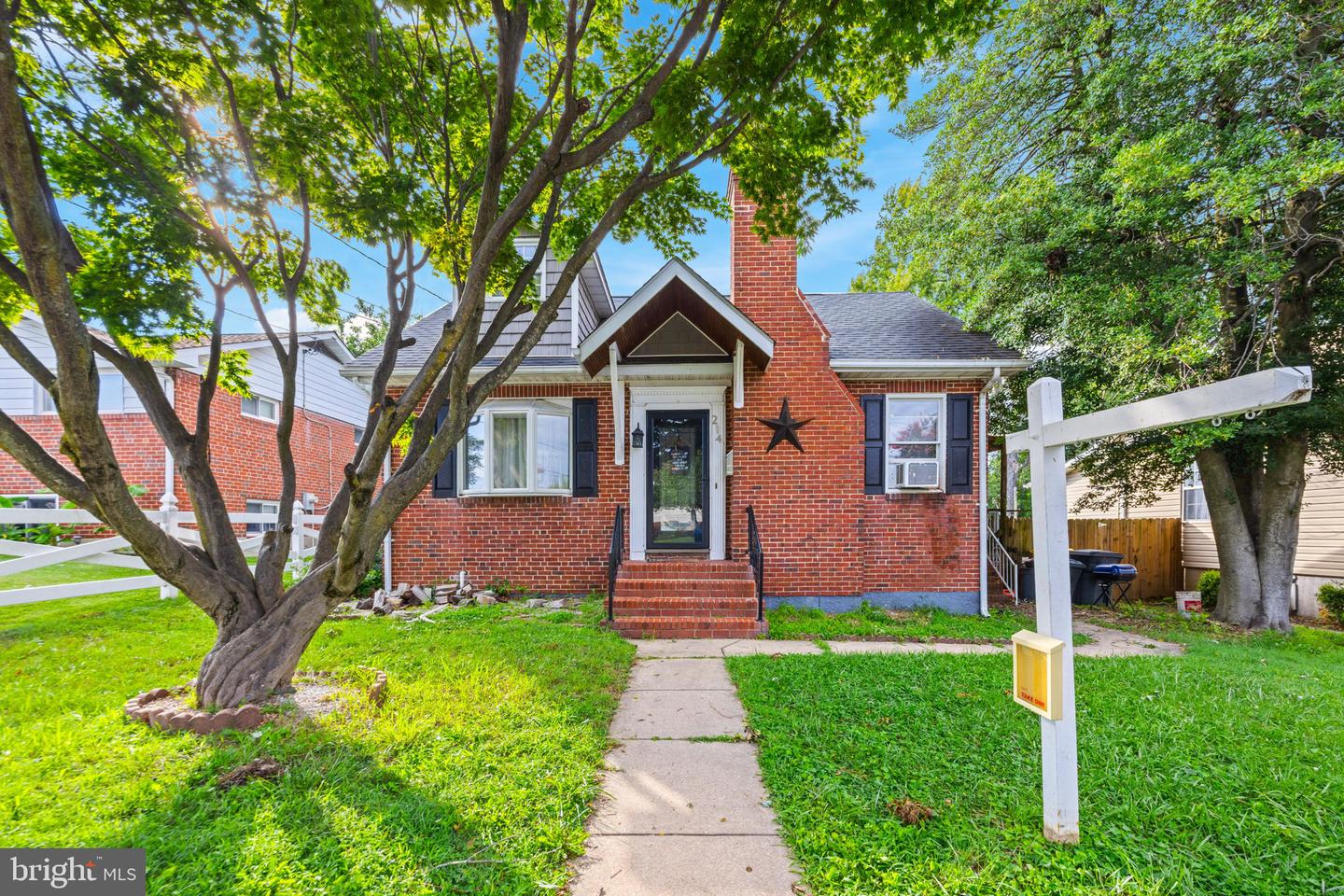 214 Chelsea Rd — photo