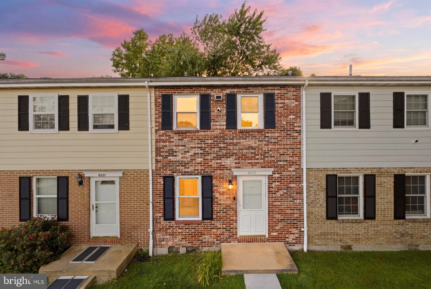 8229 Coatsbridge Ct — photo