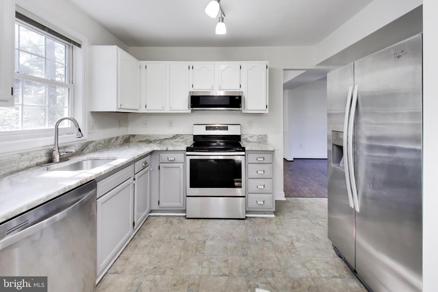 8071 Clark Station Rd — photo