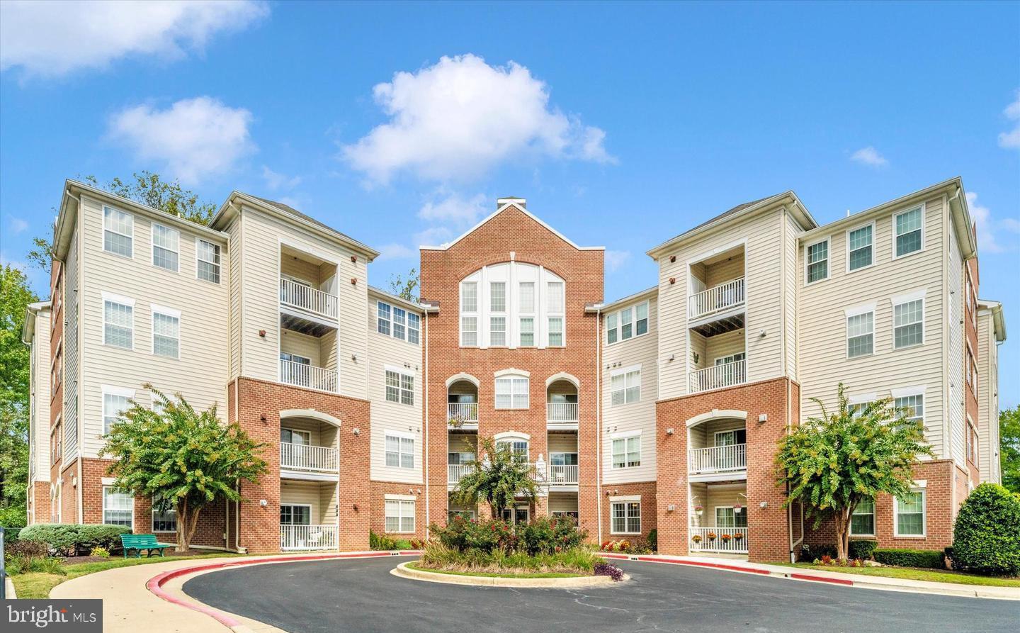 2610 Chapel Lake Dr #104 — photo