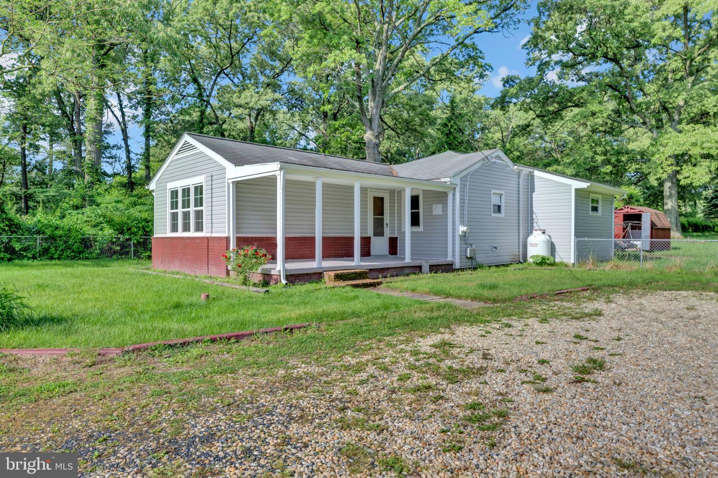 8206 Waterford Rd — photo