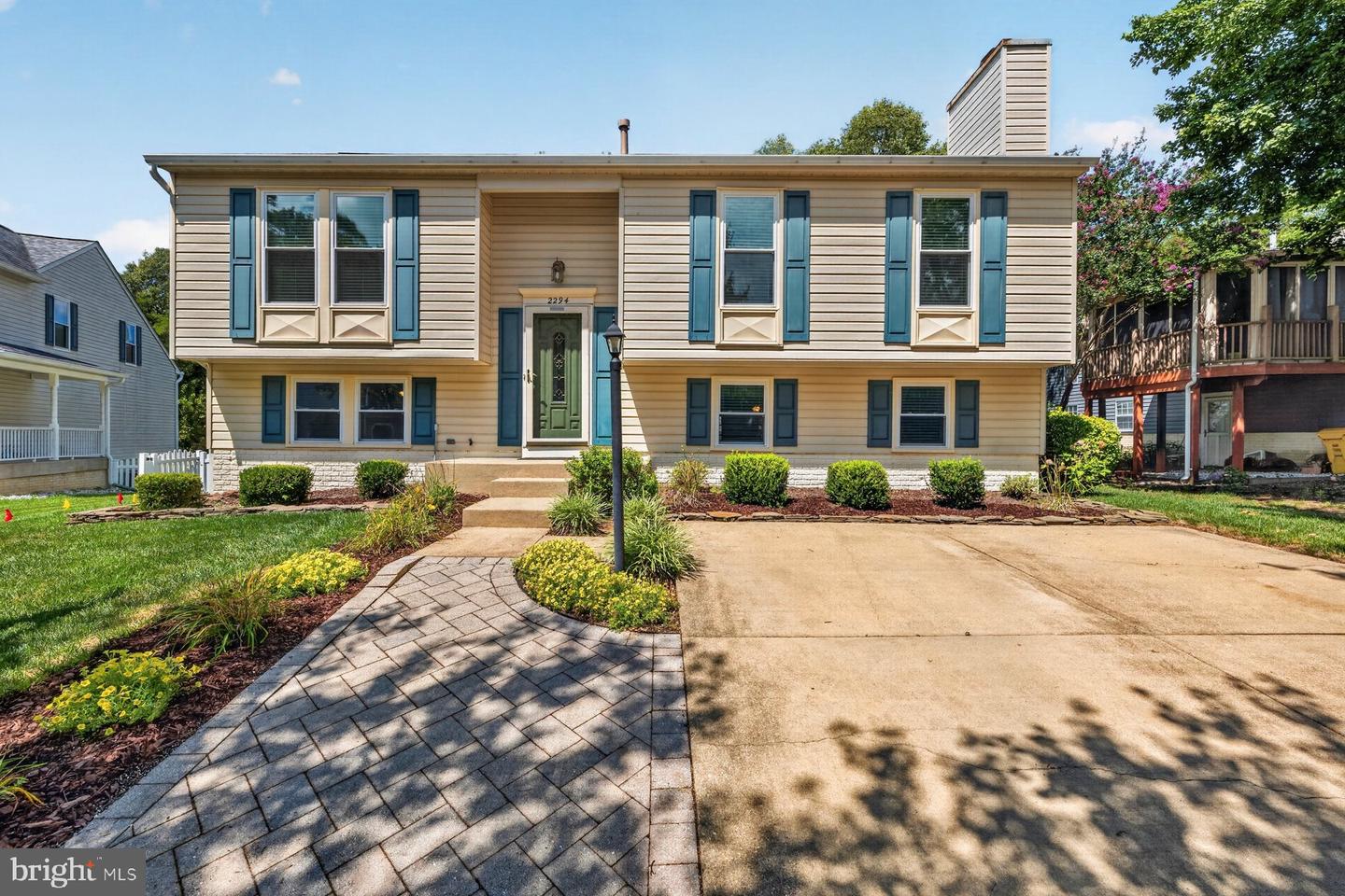 2294 Raindrop Ct — photo