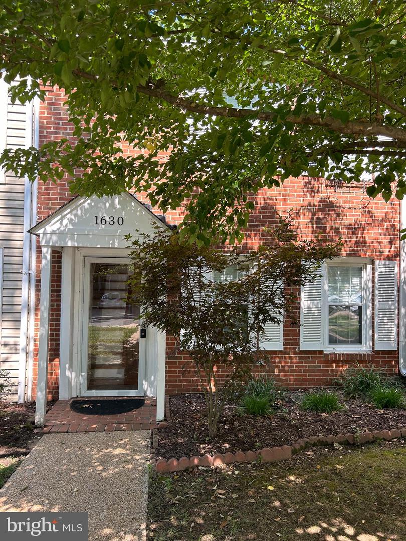 1630 Dryden Way — photo