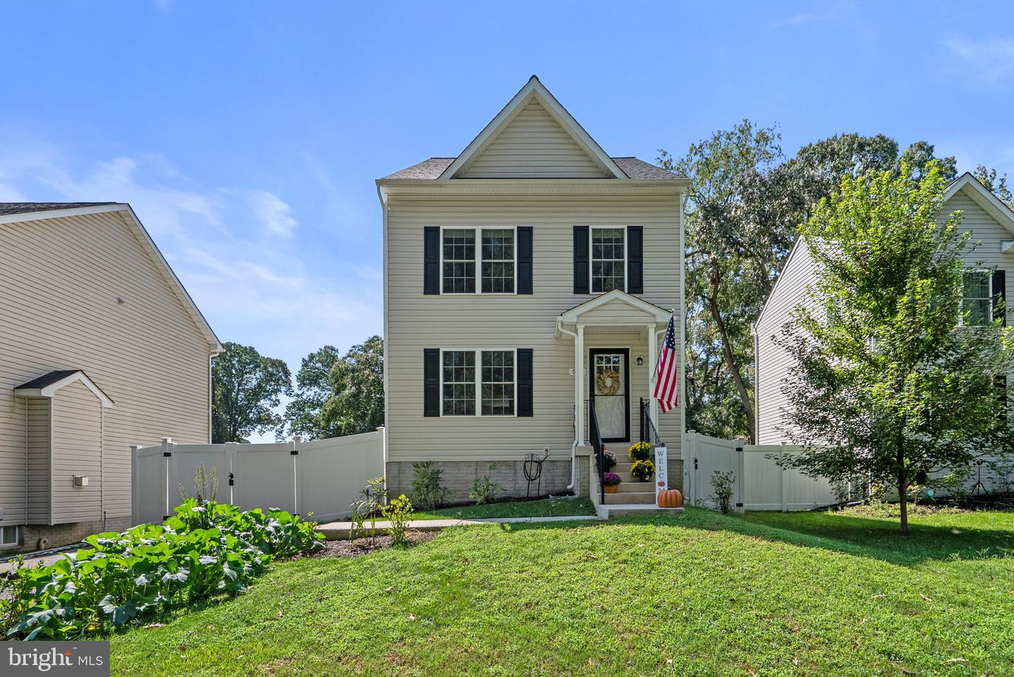556 Sunset Knoll Rd — photo