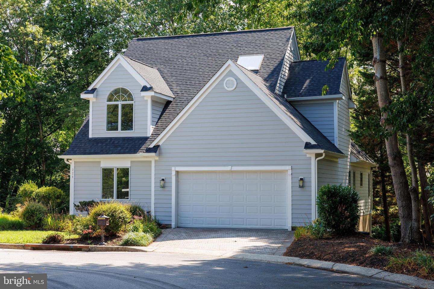 221 Spring Race Ct — photo