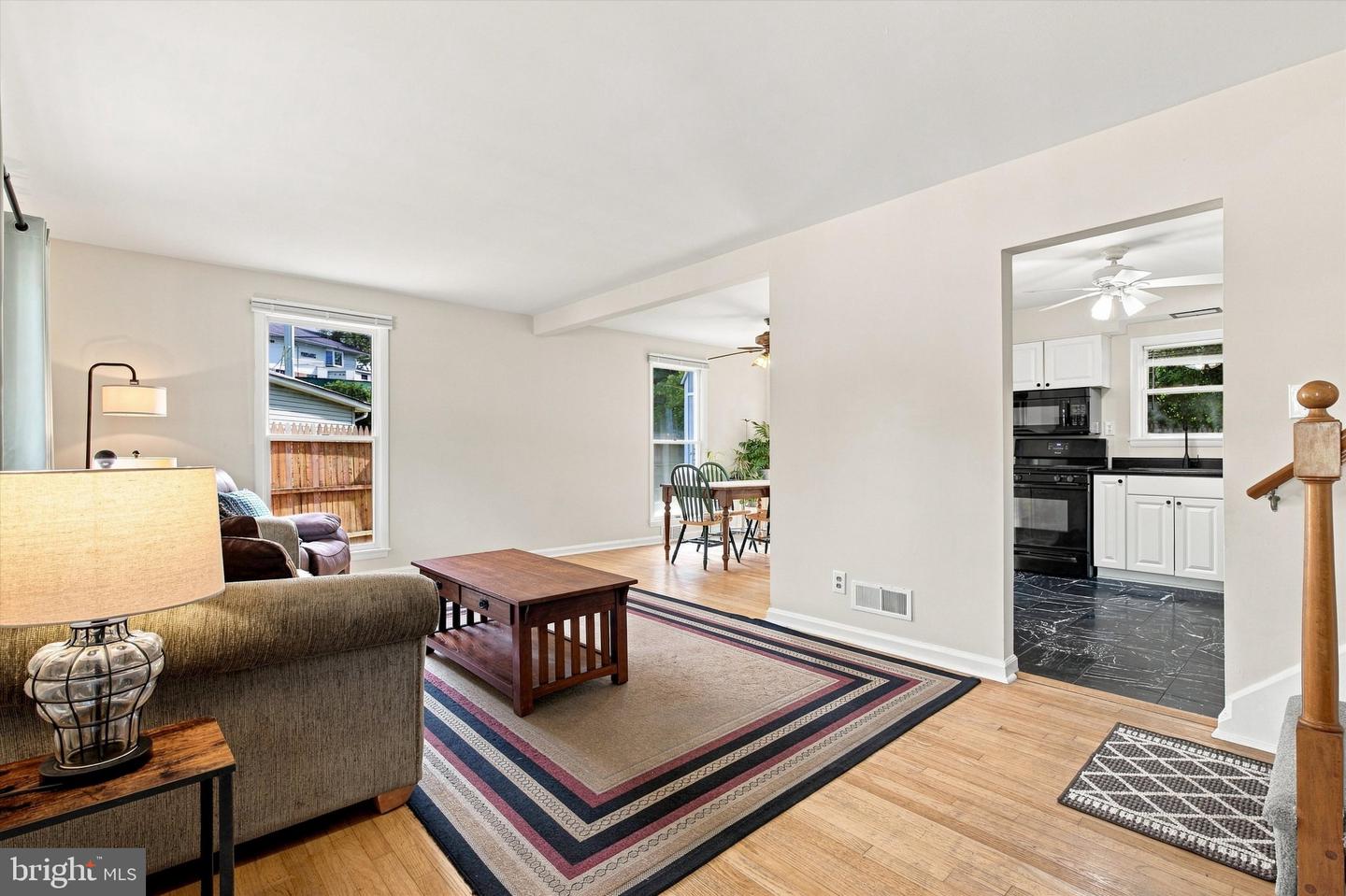 208 Devon Ct — photo