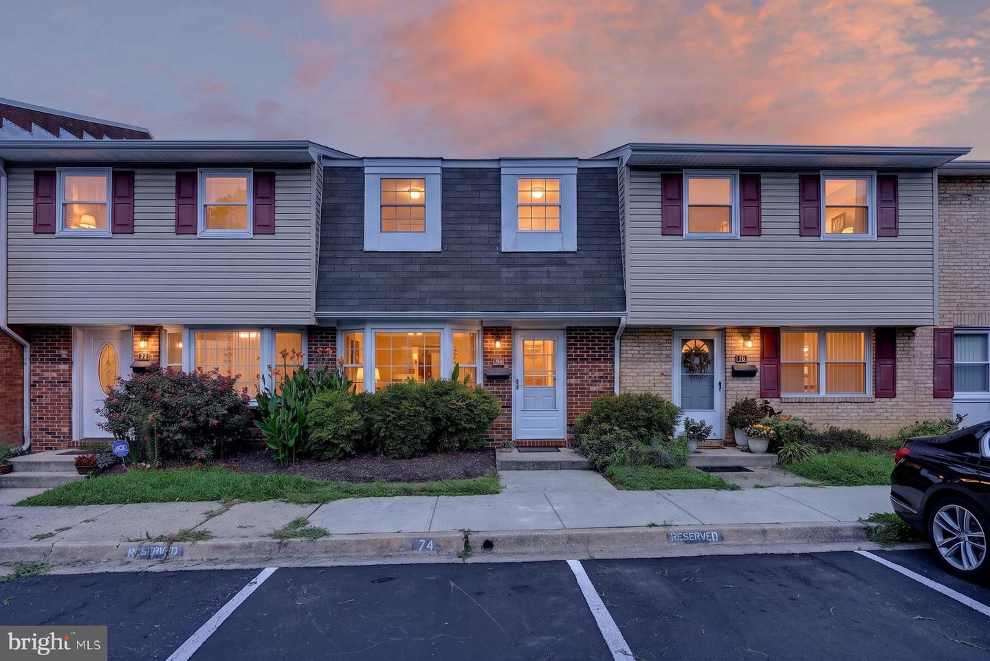 74 Heritage Ct — photo