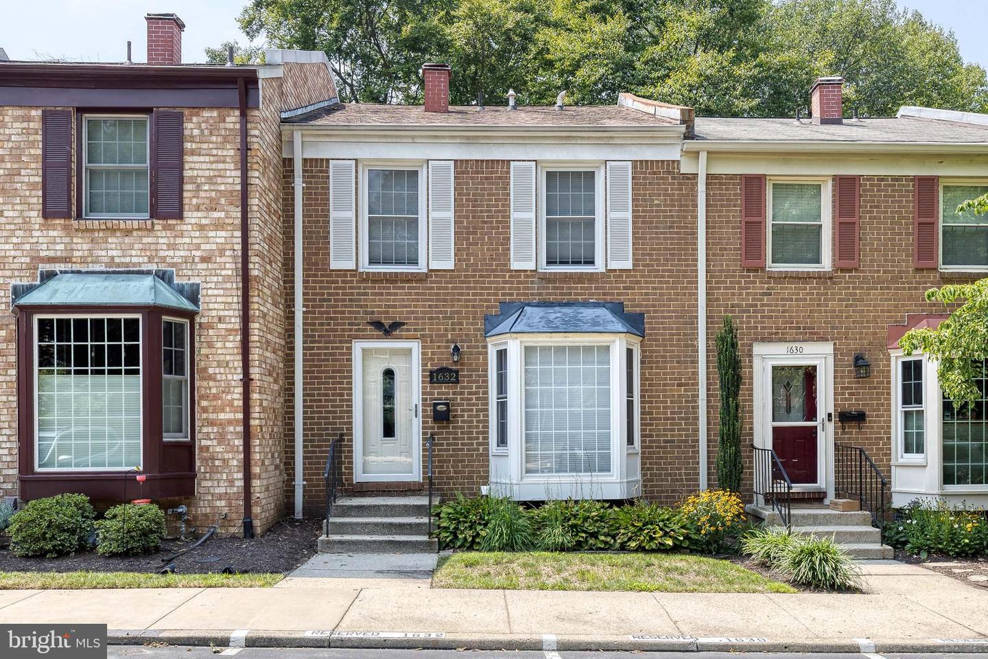1632 Angus Ct — photo