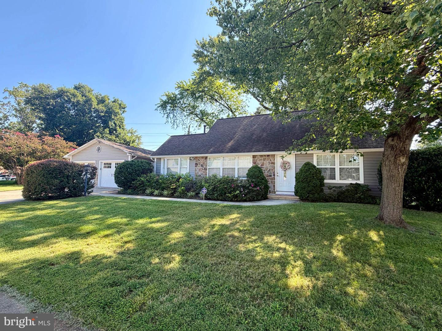 123 N Meadow Dr — photo