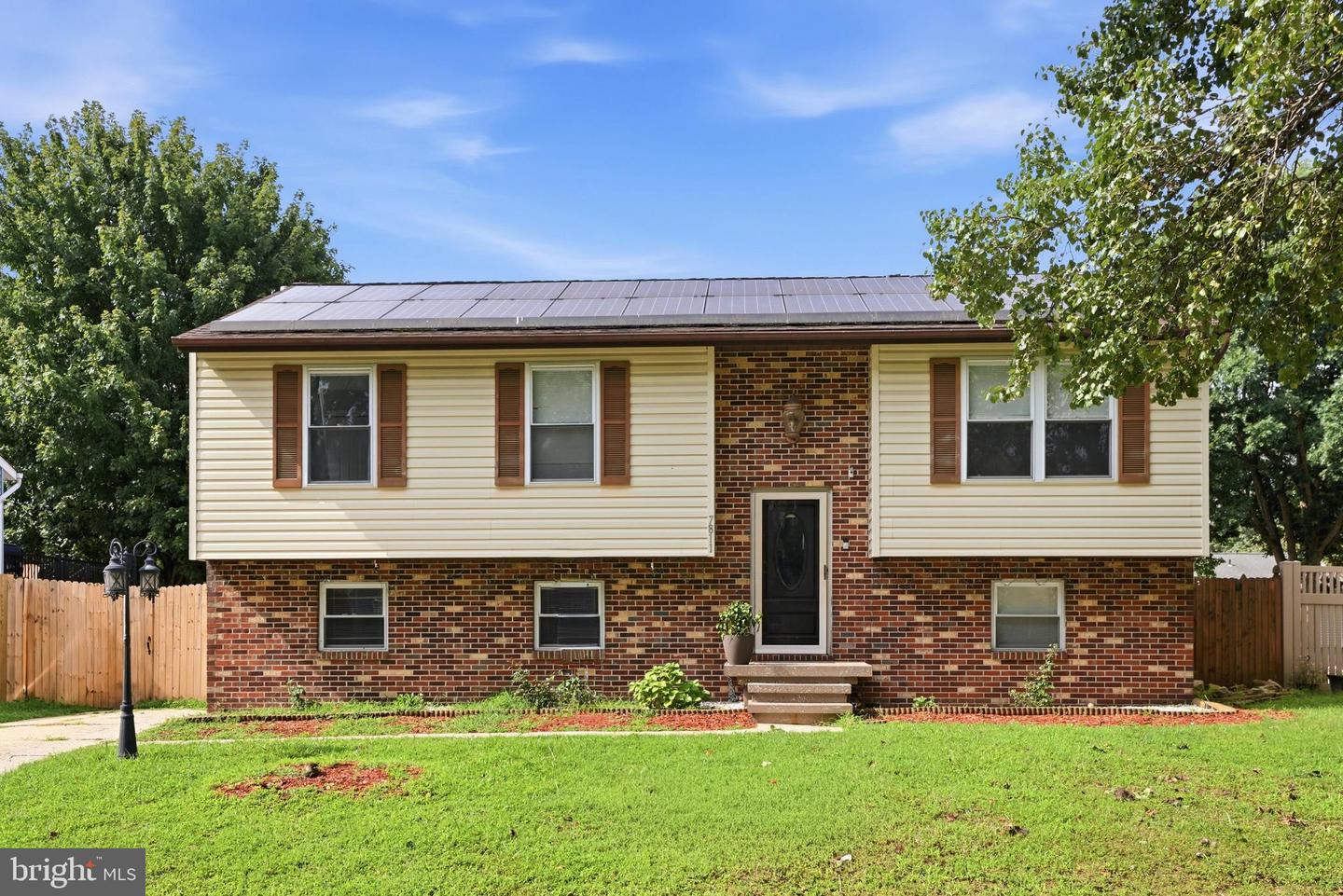 7811 Stafford Hill Ct — photo