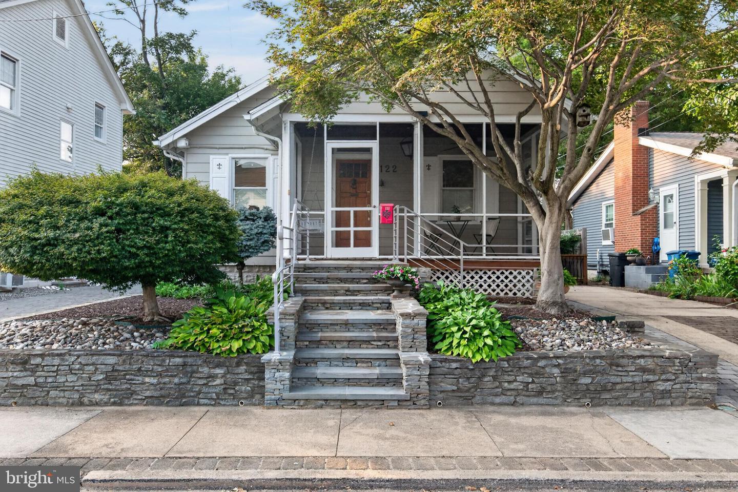 122 Smith Ave — photo