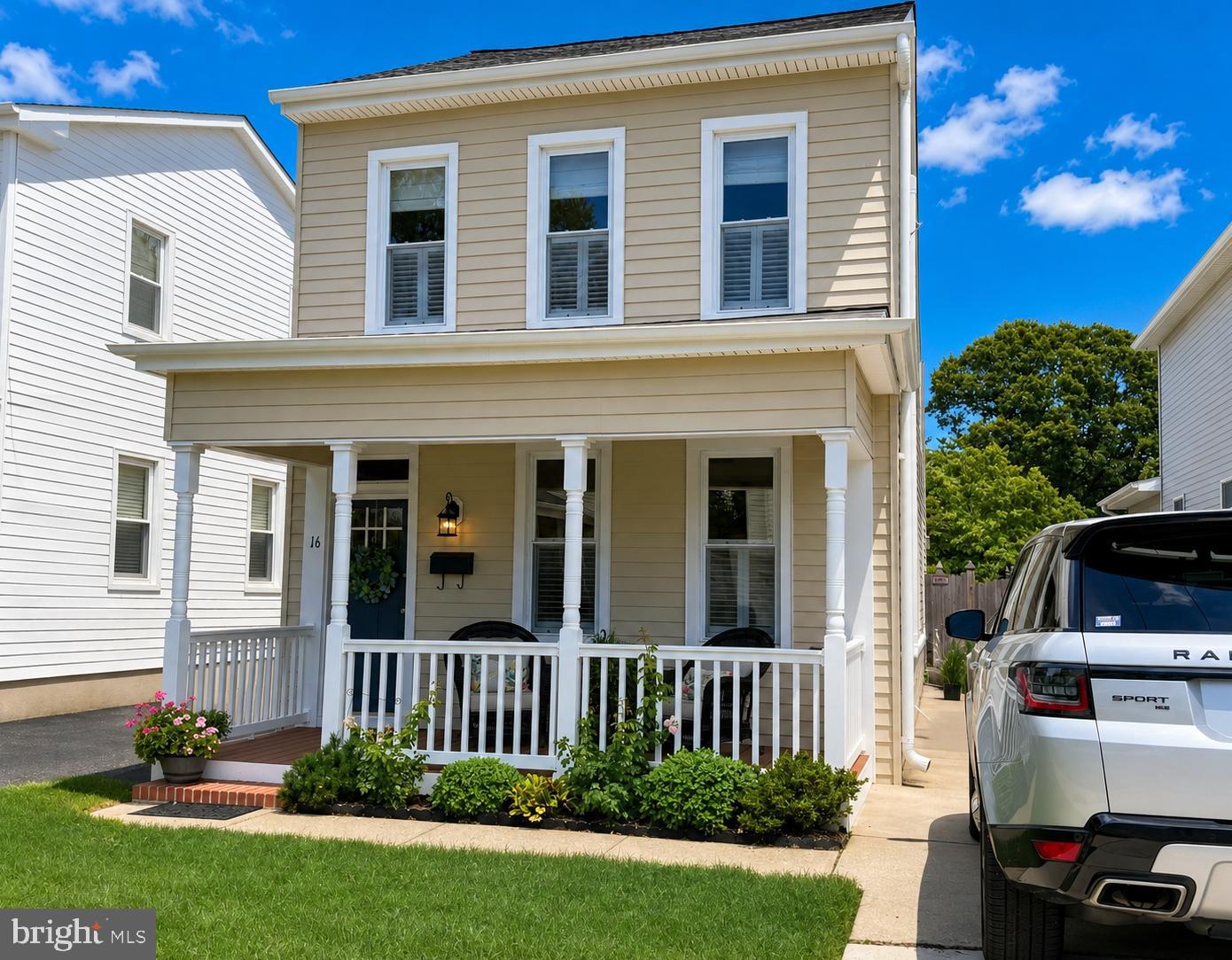 16 Woodlawn Ave — photo