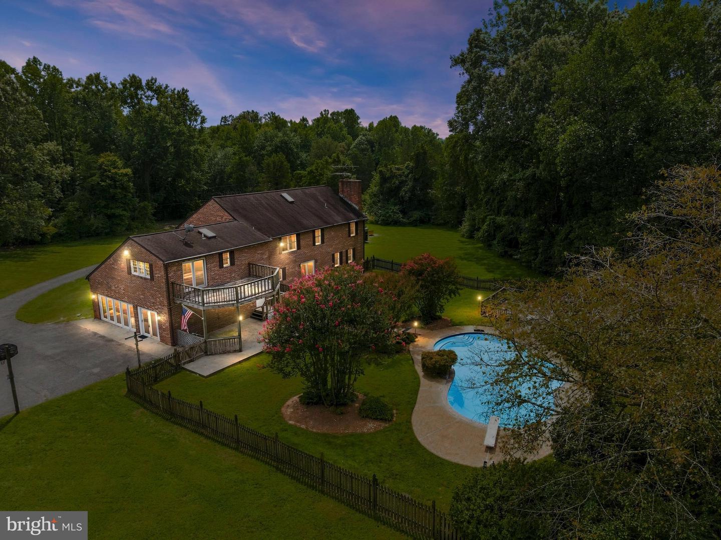 6140 Fishers Station Rd — photo
