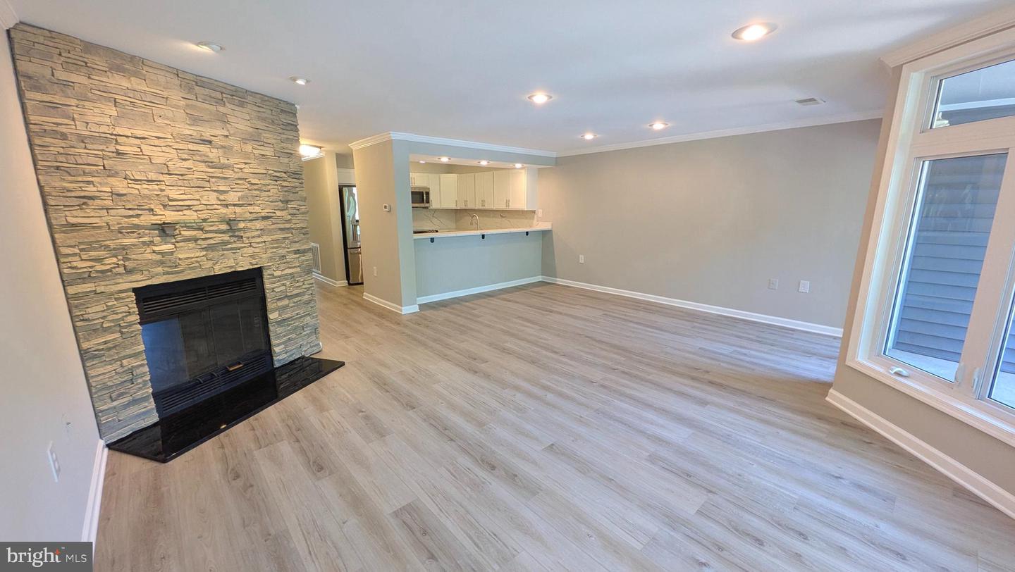 1144 Lake Heron Dr #2B — photo