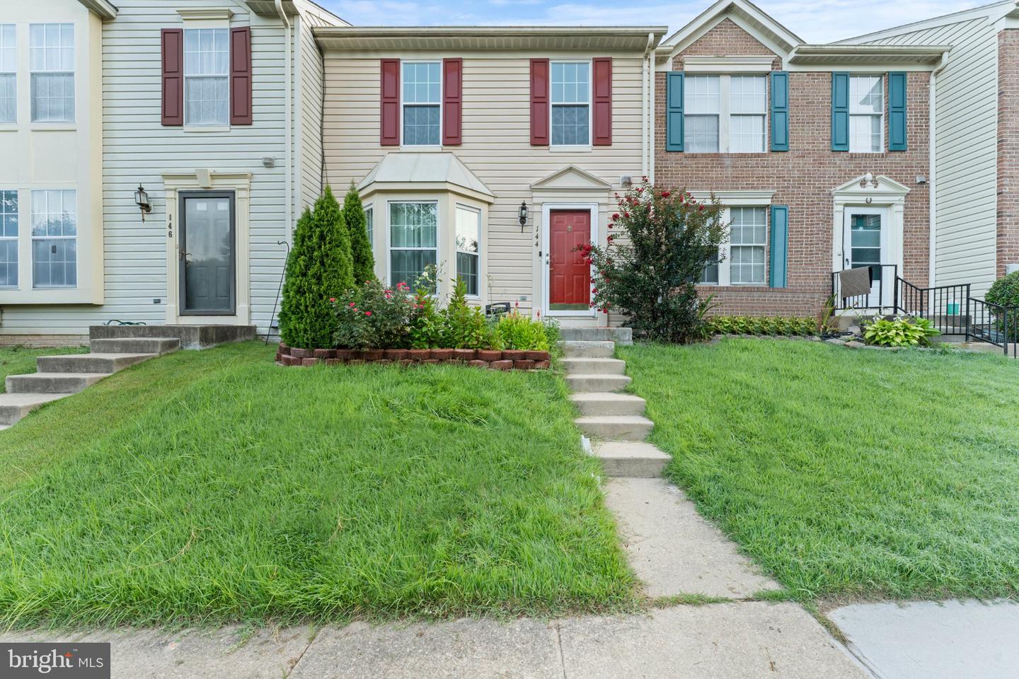 144 Foxchase Dr — photo
