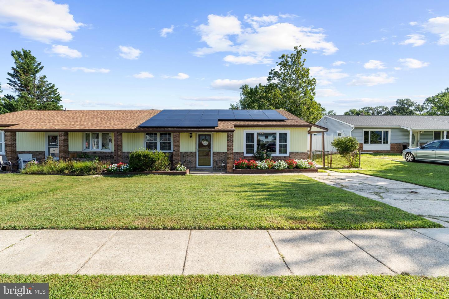 1085 Fitz Ct — photo