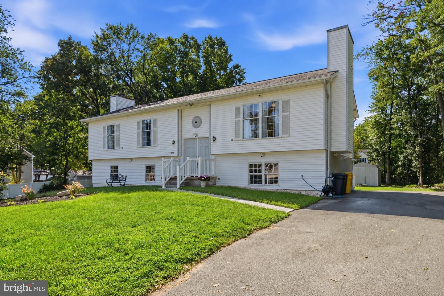 913 Fawn Ave — photo