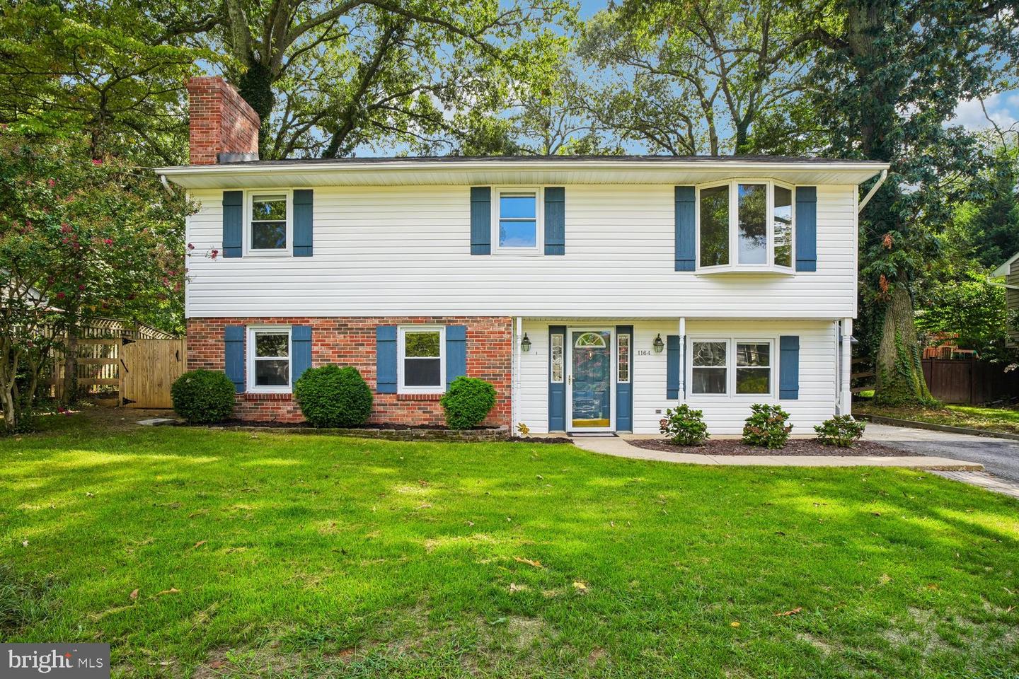 1164 Latrobe Dr — photo