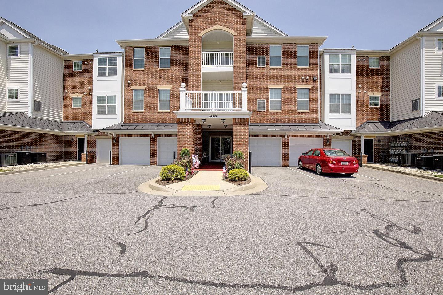 1403 Wigeon Way #302 — photo