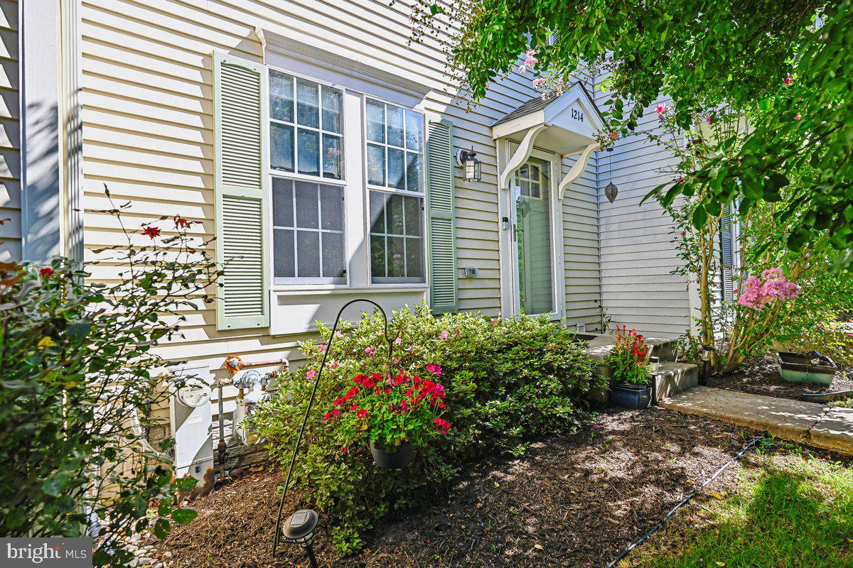1214 Seminole Dr — photo
