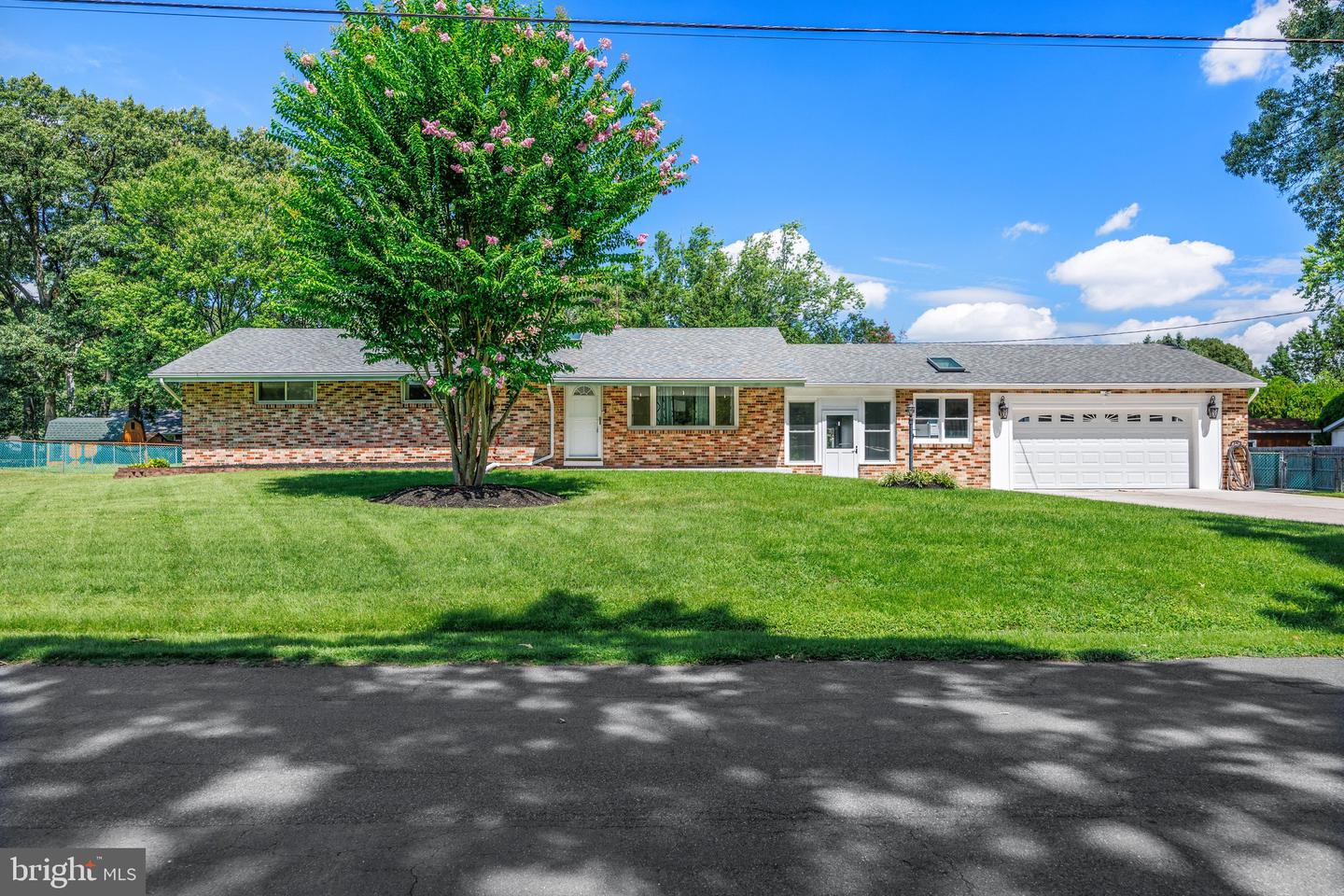 796 Evergreen Rd — photo
