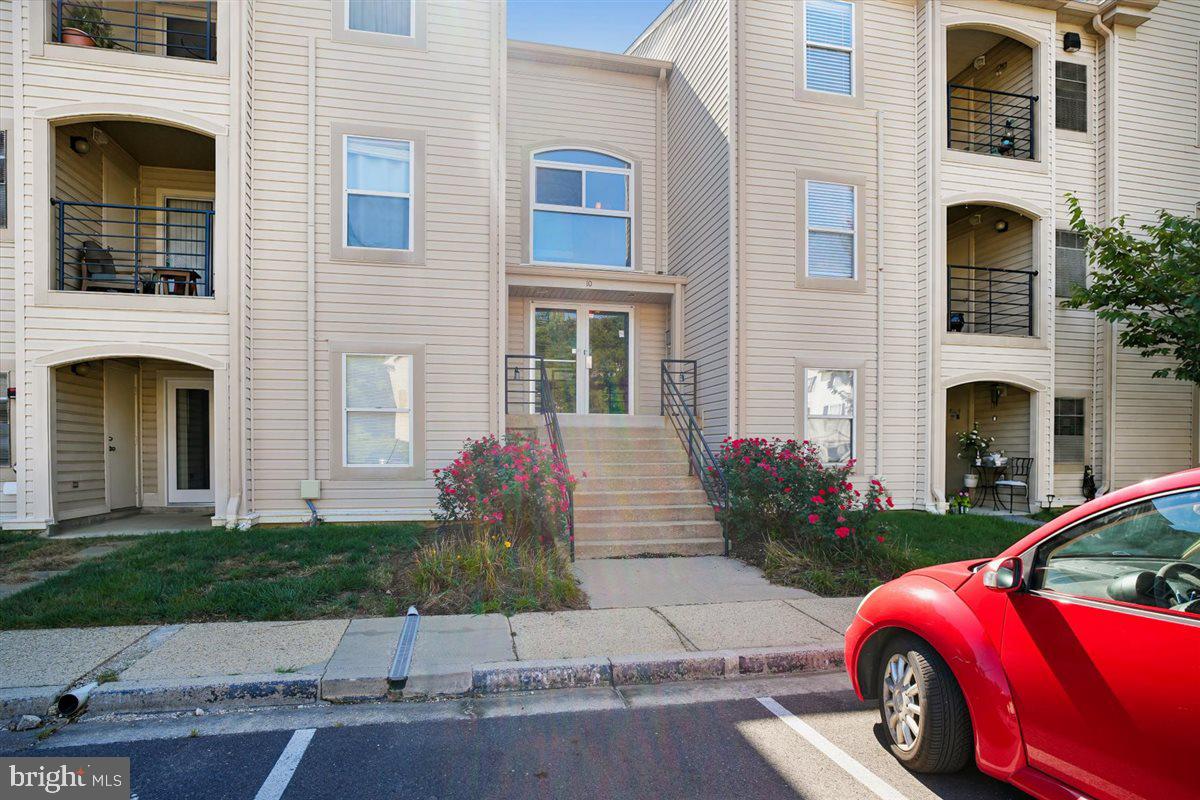 10 Hearthstone Ct #B — photo