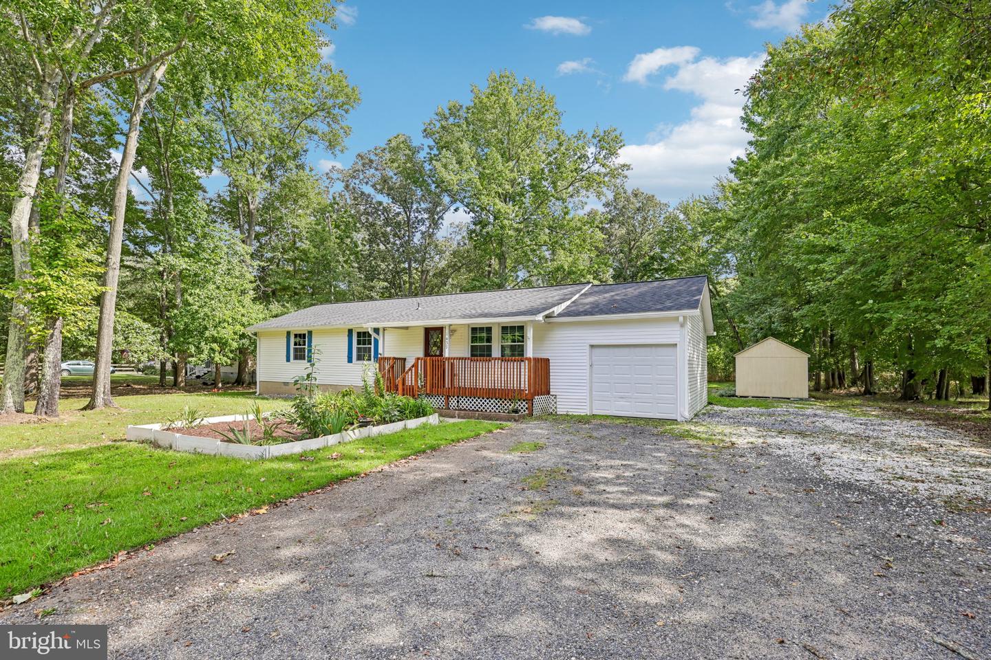 1437 Cedarhurst Rd — photo