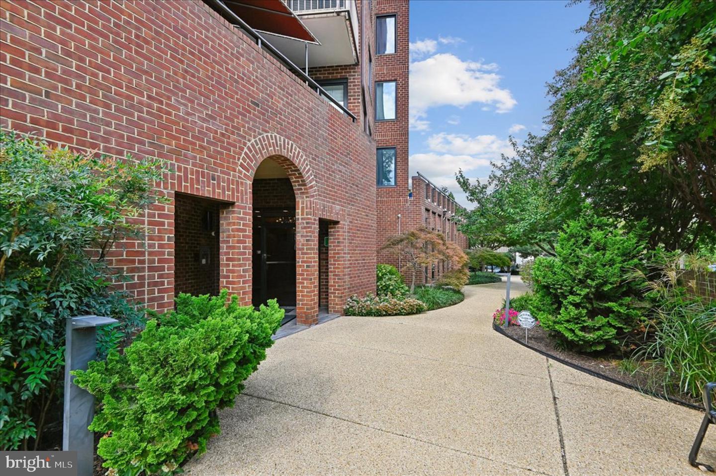100 Severn Ave #303 — photo