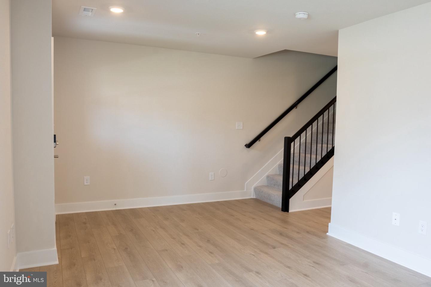 7410 Amega Way — photo