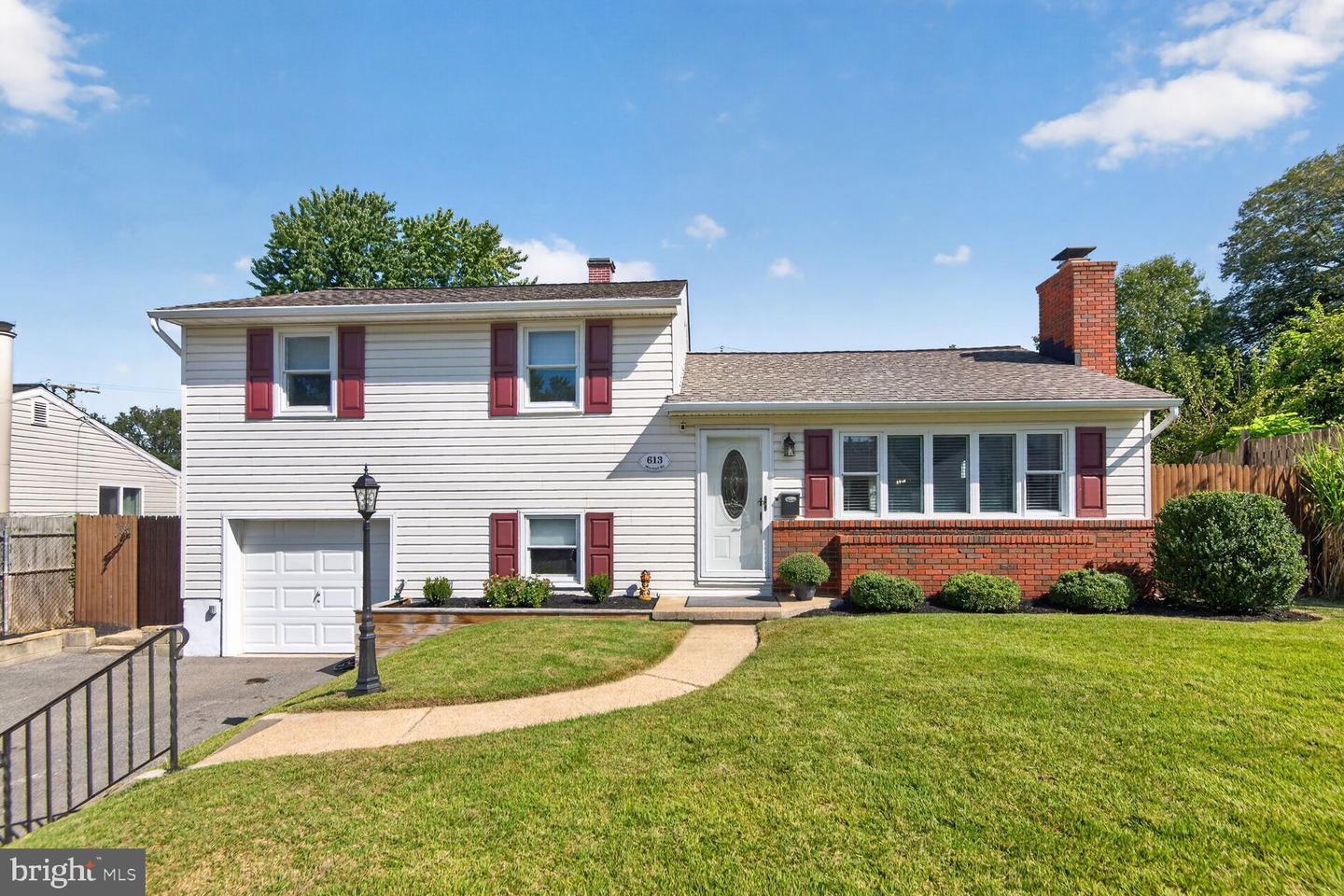 613 Marshall Rd — photo