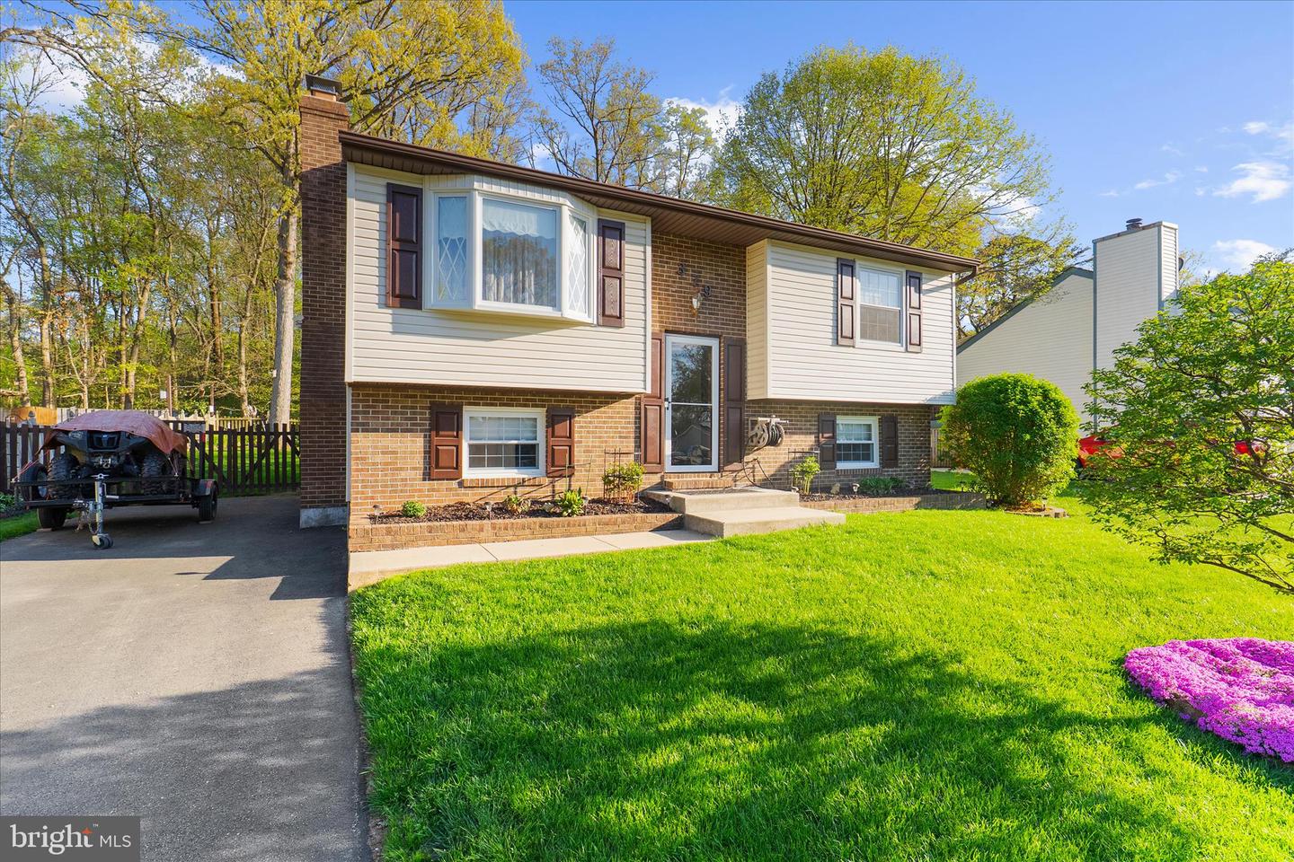 379 Dublin Dr — photo