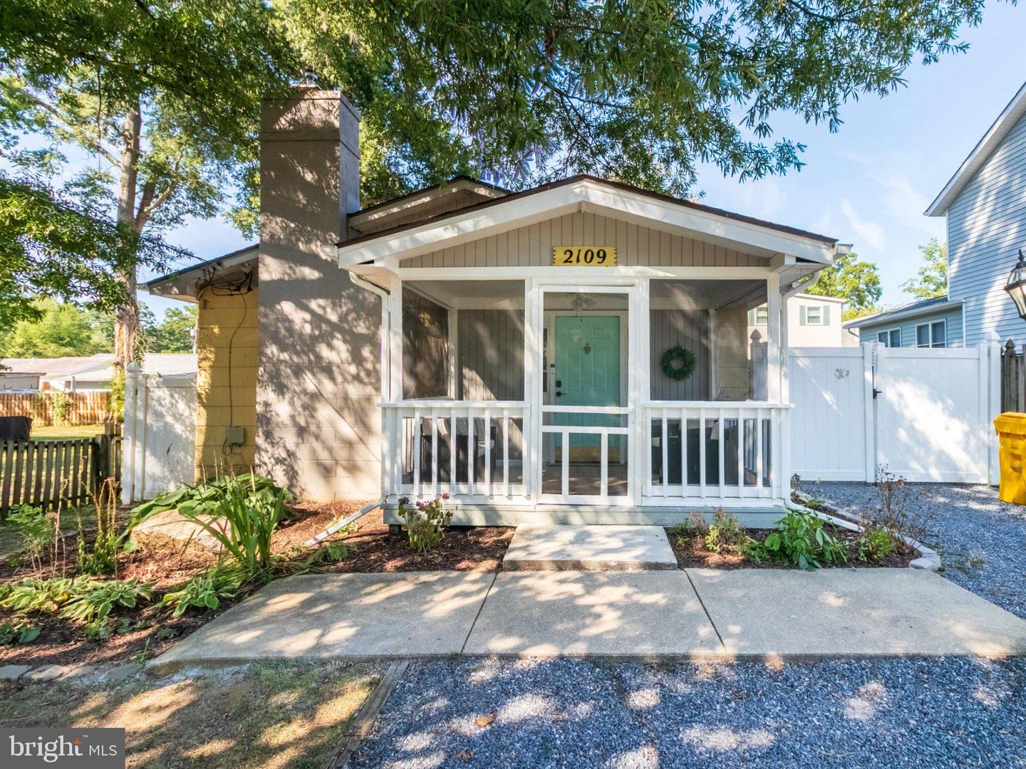 2109 Shore Dr — photo