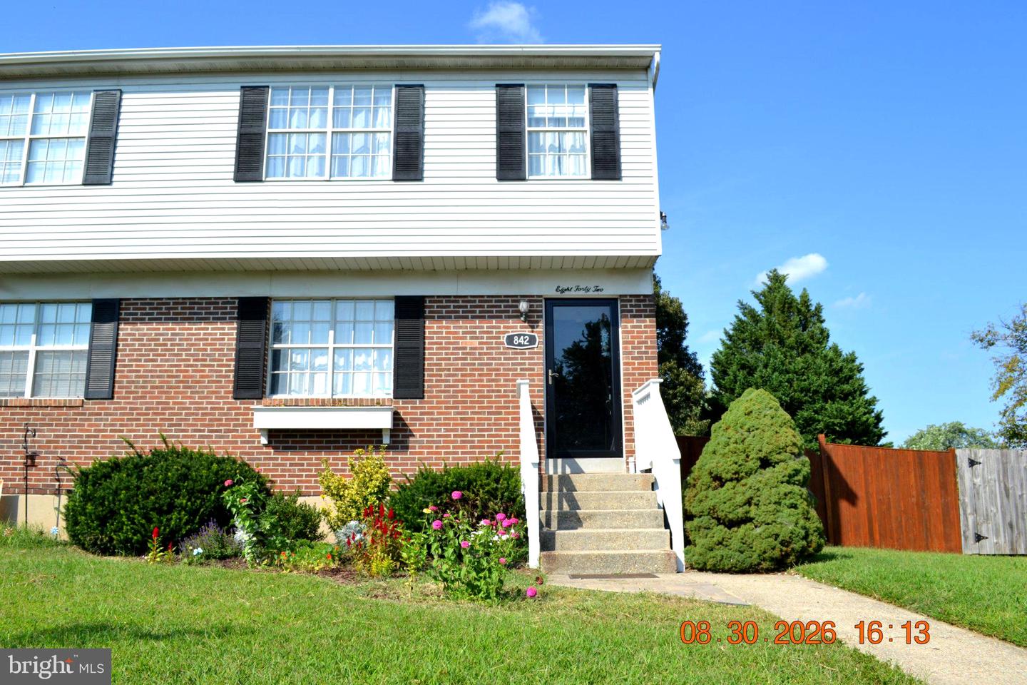 842 Turf Valley Dr — photo