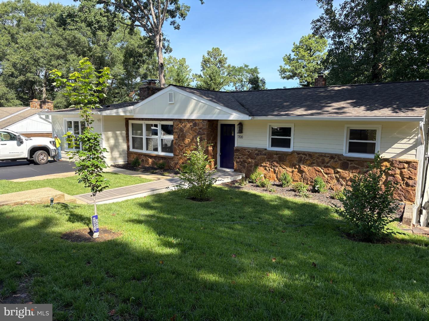 700 Miller Rd — photo