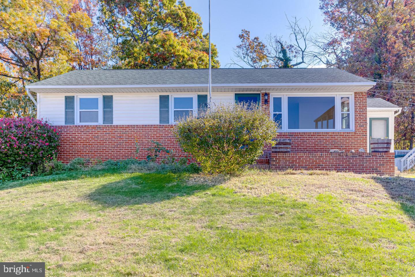 461 Oakton Rd — photo