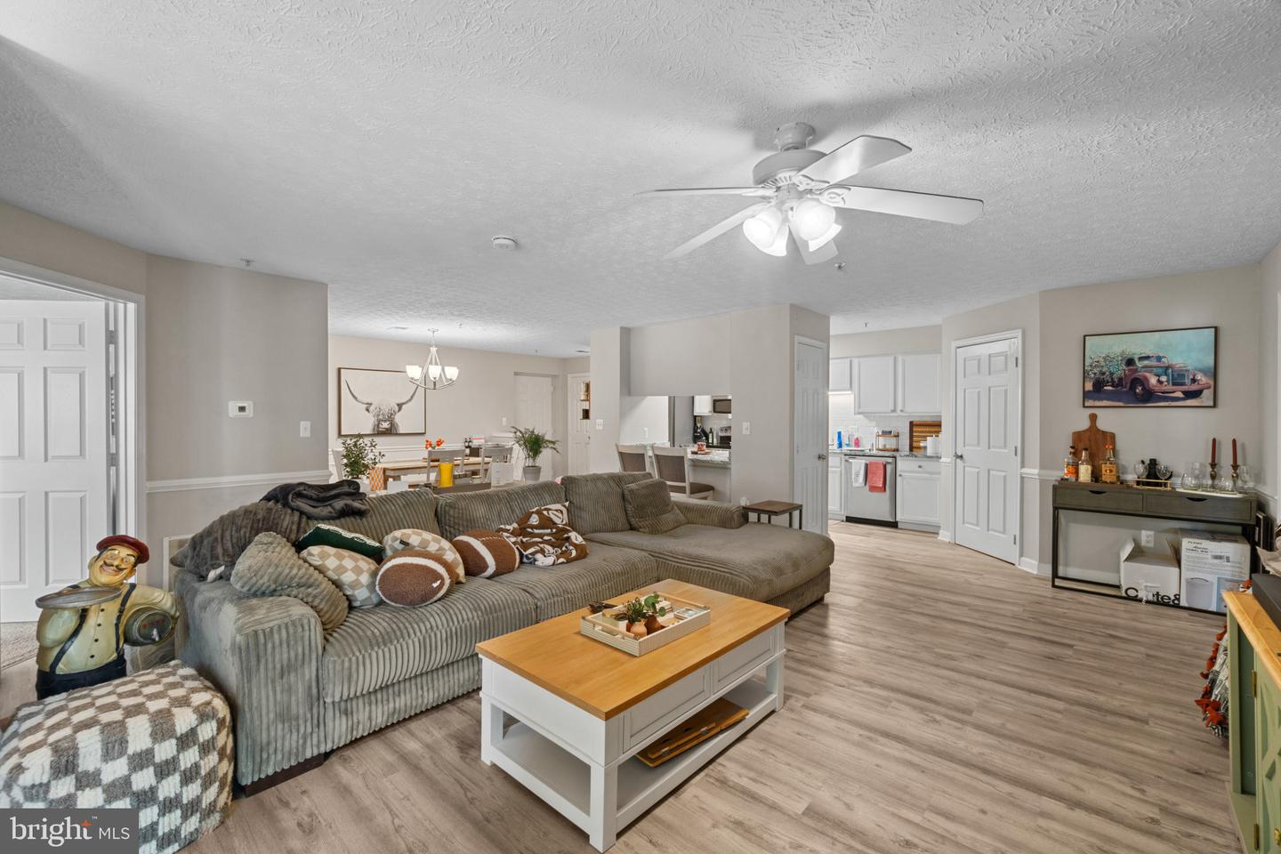 631 Admiral Dr #304 — photo