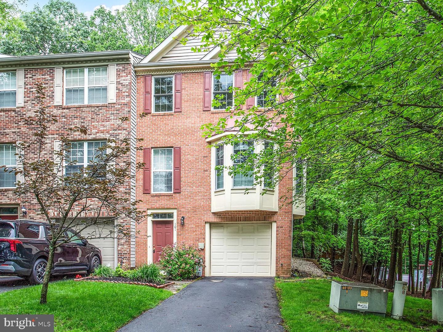 101 Quiet Waters Pl — photo