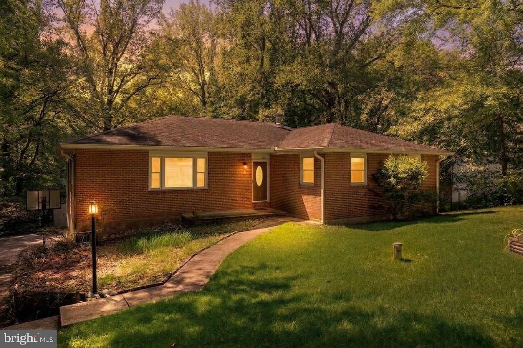 871 Shore Acres Rd — photo