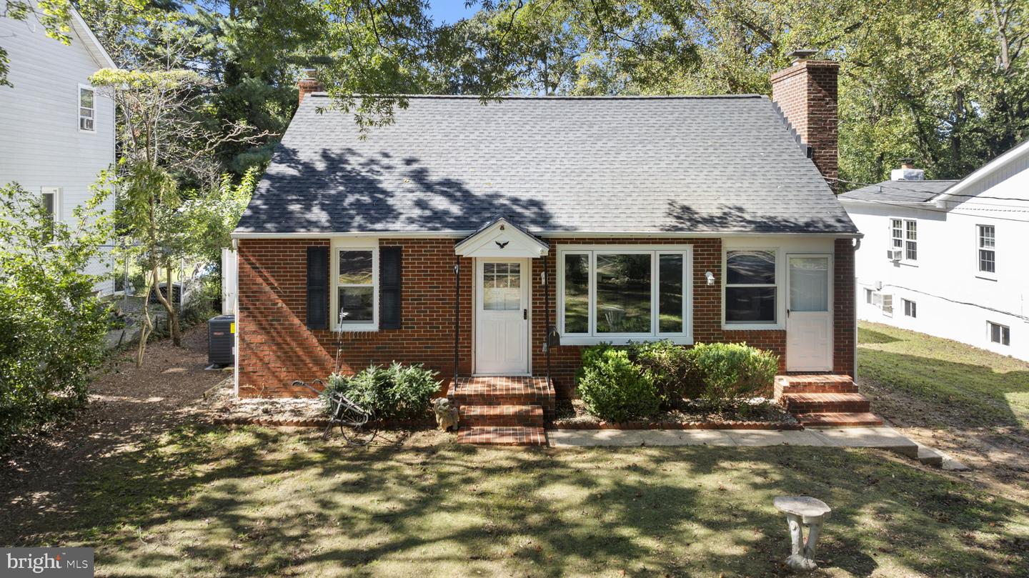 223 Dewey Dr — photo