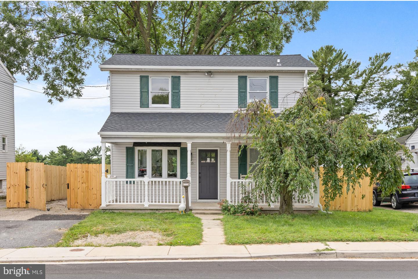 105 Walton Ave — photo