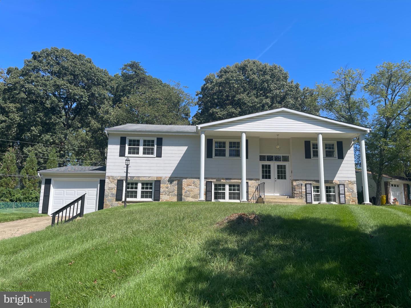 239 Kennedy Dr — photo